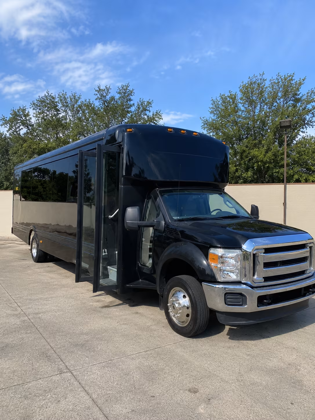 Macon Winery Tour & Pub Crawl Transportation
